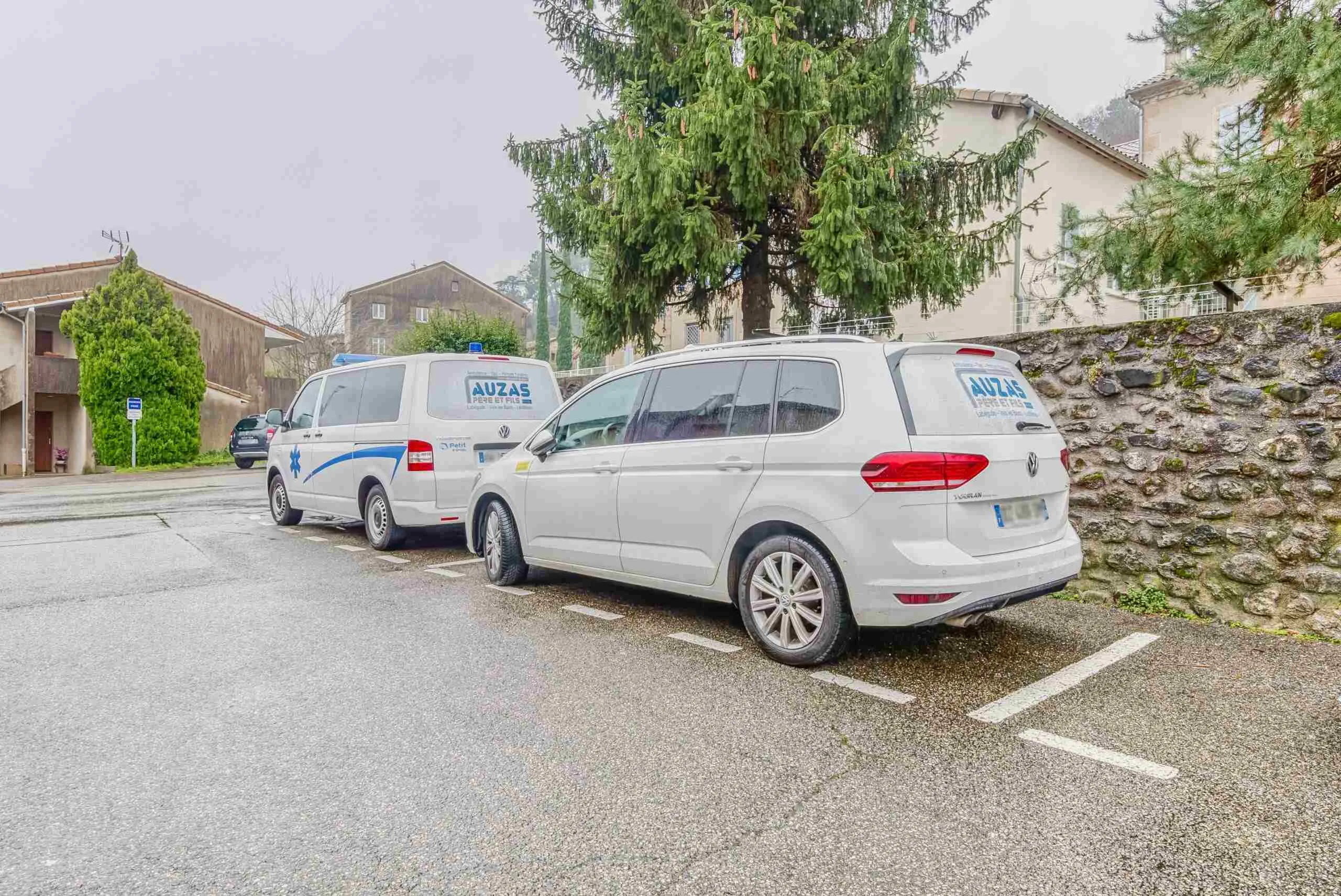 Ambulances et VSL Auzas Père et Fils pour transports sanitaires toutes distances