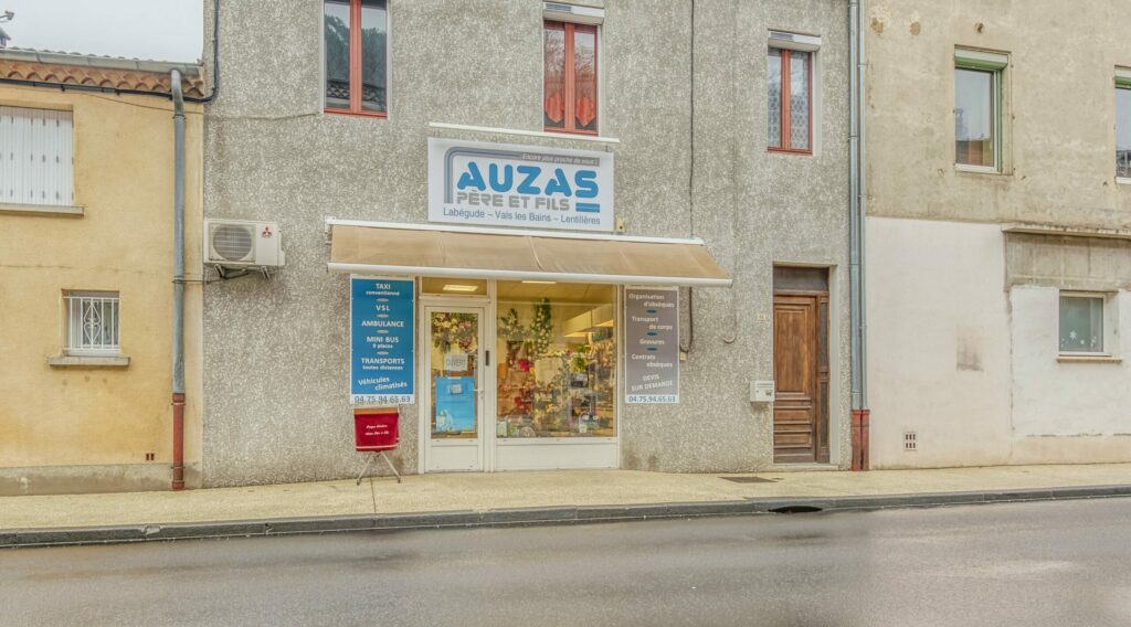 devanture magasin funeraire auzas